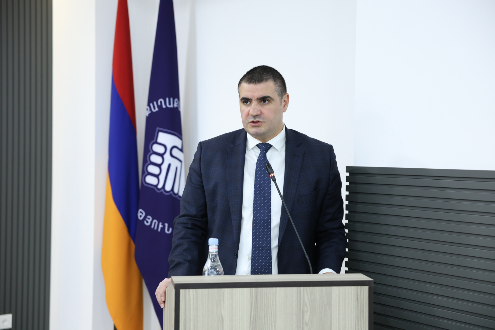 image-slide